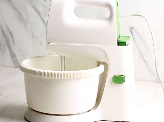 B KITCHEN APPLIANCES
